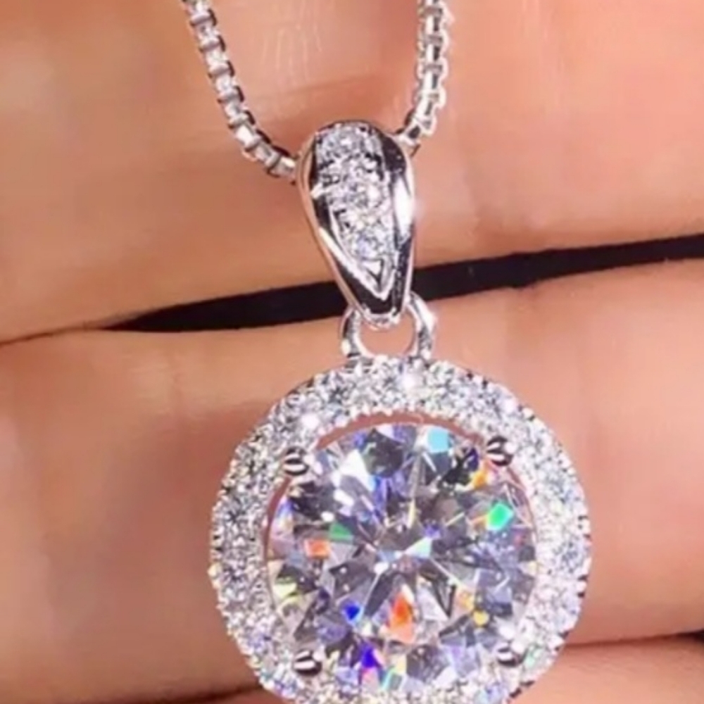 Beautiful Silver Round Cut stone necklace New. 4,000 Items Sold! Fast Ship.